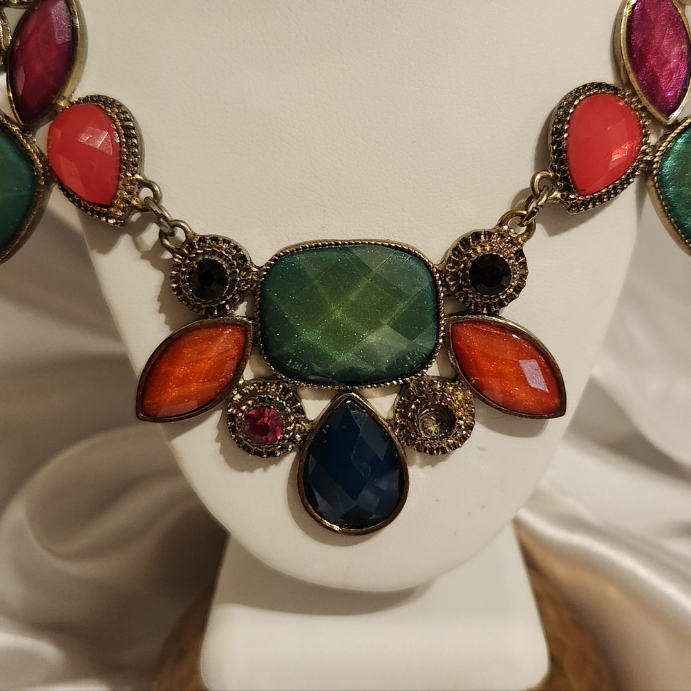 Multicolor Statement Necklace - Picture 2 of 4